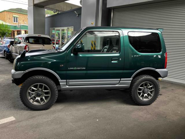 ジムニー ランドベンチャー　４ＷＤ　ターボ　５ＭＴ　リフトアップ　アピオマフラー　ワンオフヒッチメンバー　ドラレコ　ＥＴＣ　ナビ　バックカメラ　フルセグＴＶ　Ｂｌｕｅｔｏｏｔｈ　ＣＤ　ＤＶＤ　ＬＥＤヘッドライト　アルミホイール（41枚目）
