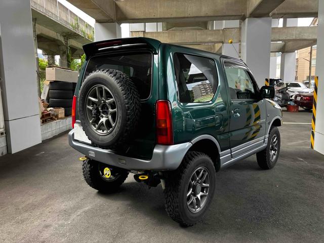 ジムニー ランドベンチャー　４ＷＤ　ターボ　５ＭＴ　リフトアップ　アピオマフラー　ワンオフヒッチメンバー　ドラレコ　ＥＴＣ　ナビ　バックカメラ　フルセグＴＶ　Ｂｌｕｅｔｏｏｔｈ　ＣＤ　ＤＶＤ　ＬＥＤヘッドライト　アルミホイール（42枚目）
