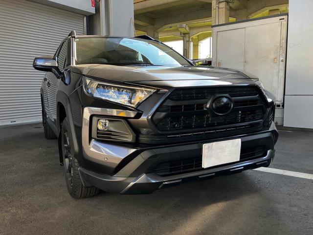 RAV4 アドベンチャー オフロードパッケージ 4WD 衝突被害軽減システム レーンアシスト デジタルインナーミラー パワーシート ETC バックカメラ Bluetooth LEDヘッドライト コーナーセンサー AW18インチ クルーズコントロール(3枚目)