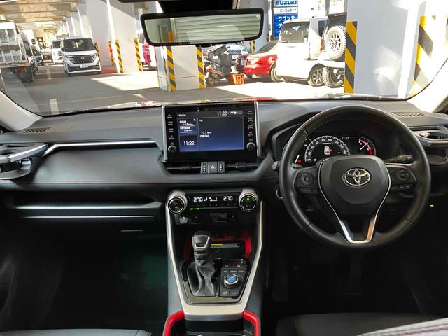 RAV4 アドベンチャー オフロードパッケージ 4WD 衝突被害軽減システム レーンアシスト デジタルインナーミラー パワーシート ETC バックカメラ Bluetooth LEDヘッドライト コーナーセンサー AW18インチ クルーズコントロール(4枚目)