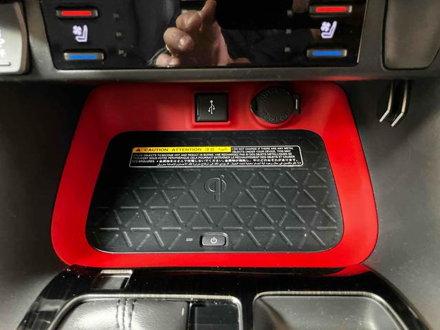 RAV4 アドベンチャー オフロードパッケージ 4WD 衝突被害軽減システム レーンアシスト デジタルインナーミラー パワーシート ETC バックカメラ Bluetooth LEDヘッドライト コーナーセンサー AW18インチ クルーズコントロール(15枚目)