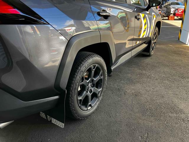 RAV4 アドベンチャー オフロードパッケージ 4WD 衝突被害軽減システム レーンアシスト デジタルインナーミラー パワーシート ETC バックカメラ Bluetooth LEDヘッドライト コーナーセンサー AW18インチ クルーズコントロール(37枚目)