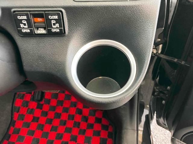 シエンタ G 6人乗り ワンオーナー 衝突被害軽減システム レーンアシスト 両側電動スライドドア ナビ バックカメラ フルセグTV Bluetooth CD DVD スマートキー コーナーセンサー 横滑り防止装置(52枚目)