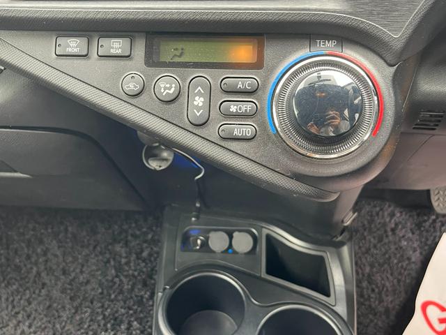 アクア Ｇ　スマートキー　バックカメラ　ナビ　アイドリンクストップ　ＣＤ　ＤＶＤ　ＥＴＣ　ワンセグ　Ｂｌｕｅｔｏｏｔｈ（35枚目）