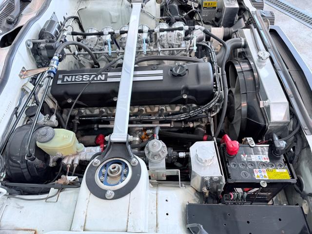 ローレル ＳＧＬ　３０００ＣＣ　５ＭＴ　キャブ：ニスモ４４パイ　ＭＤＩ亀有仕様　オイルクーラー：キノクニセトラブ１６段ワイド　オイルブラック：トラスト製サーモ付き　デスビ：日立製フルトラ　燃料ポンプ：ＦＪポンプ（53枚目）