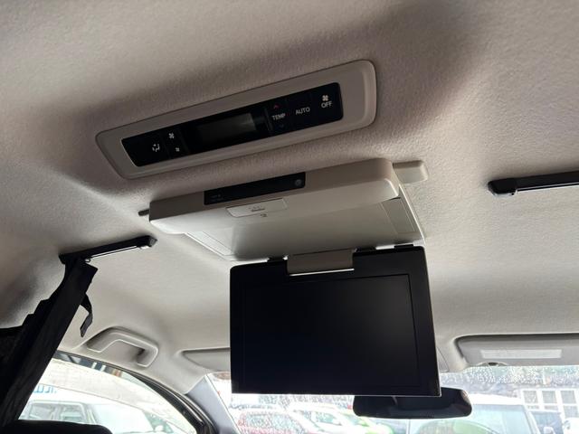 ヴォクシー ＺＳ　ナビ　ＴＶ　Ｂｌｕｅｔｏｏｔｈ　ＣＤ　ＤＶＤ　両側電動スライドドア　後席モニター　３列シート　ウォークスルー（31枚目）