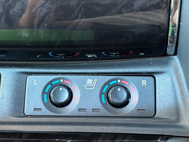 アルファード ２．５Ｓ　Ｃパッケージ　禁煙車　バックカメラ　後席モニター　ドラレコ　ＥＴＣ　ナビ　ＴＶ　ステリモ　サンルーフ（9枚目）