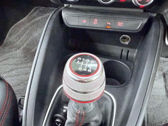 Ｓ１スポーツバック ベースグレード　ターボ　６ＭＴ　ナビ　ドラレコ　４ＷＤ　オプションシフトノブ　禁煙車　ＯＺレーシング１７インチアルミ（6枚目）