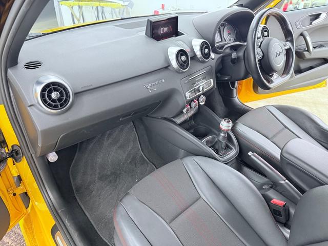 Ｓ１スポーツバック ベースグレード　ターボ　６ＭＴ　ナビ　ドラレコ　４ＷＤ　オプションシフトノブ　禁煙車　ＯＺレーシング１７インチアルミ（32枚目）