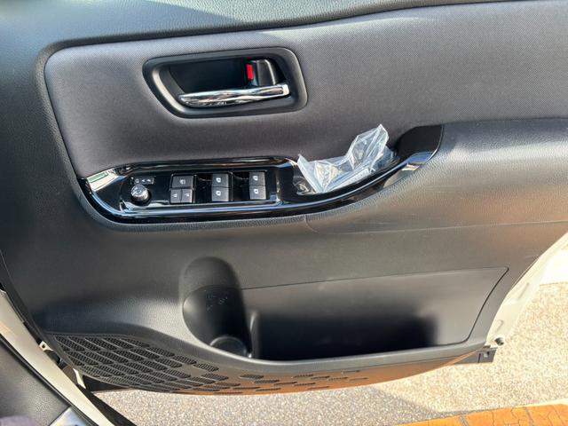 ヴォクシー ハイブリッドZS 煌II(14枚目)