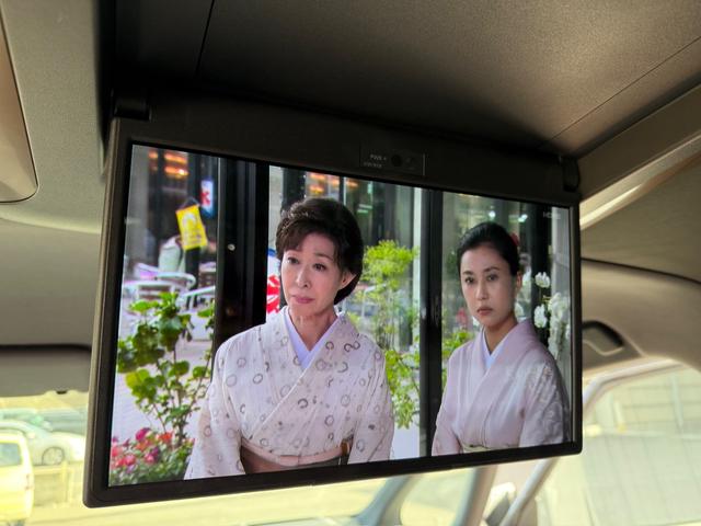 ヴェルファイアハイブリッド Z プレミア 4WD ナビTV フリップダウンモニター ETC デジタルインナーミラー サンルーフ 禁煙車(5枚目)