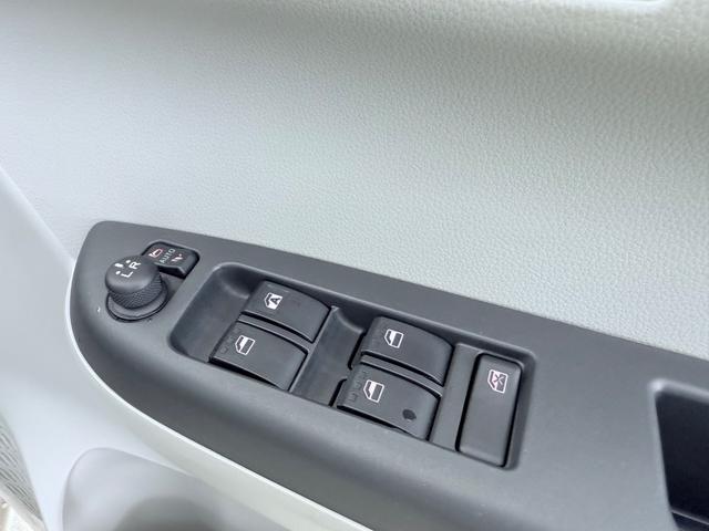 パッソ Ｘ　Ｓ　ナビ　バックカメラ　バックソナー　衝突安全　オートハイビーム　禁煙車　１オーナー（16枚目）