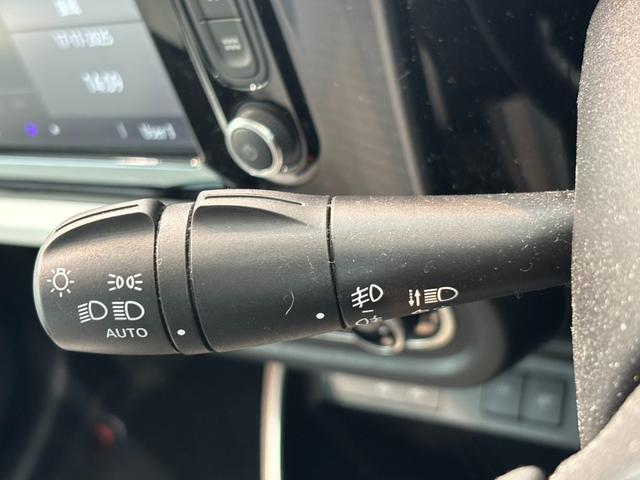 トゥインゴ ＥＤＣ　バックカメラ（8枚目）