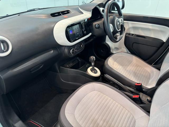 トゥインゴ ＥＤＣ　バックカメラ（12枚目）