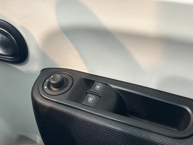 トゥインゴ ＥＤＣ　バックカメラ（23枚目）