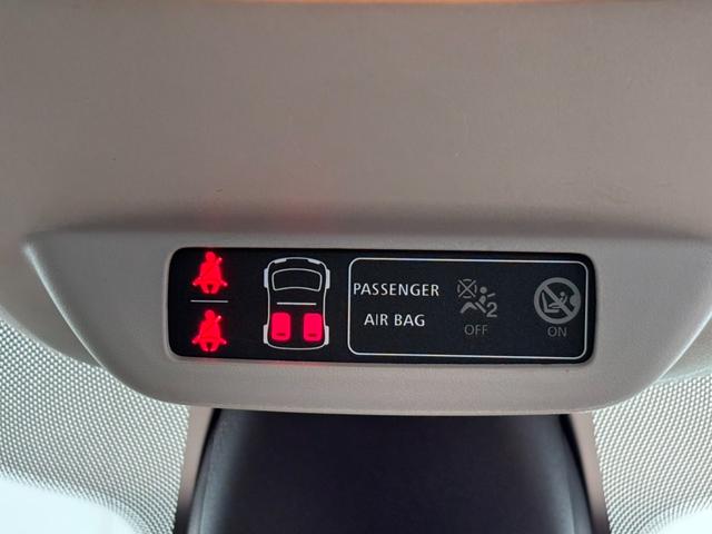 トゥインゴ ＥＤＣ　バックカメラ（33枚目）