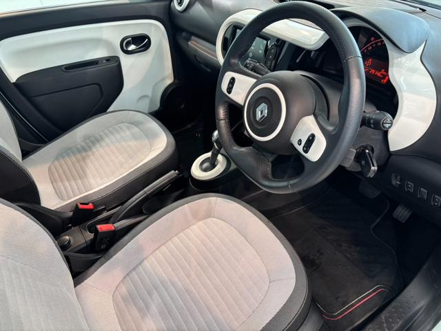 トゥインゴ ＥＤＣ　バックカメラ（36枚目）