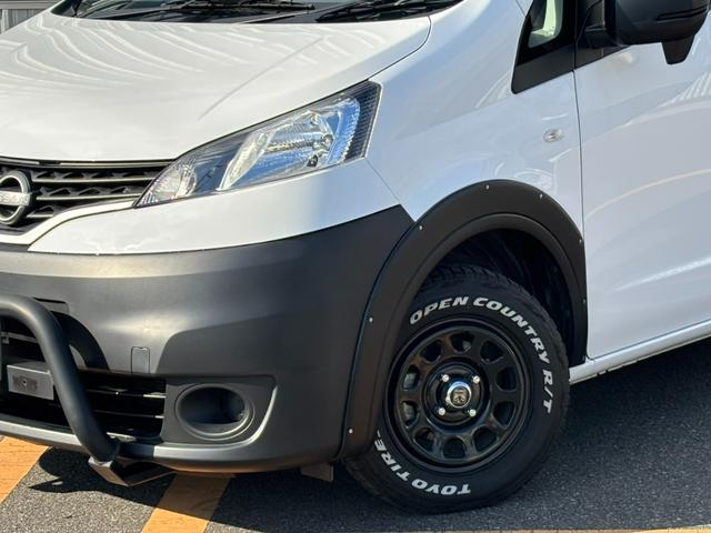 ＮＶ２００バネットバン ＤＸ　キャンピング仕様　ナビ　バックカメラ　ＴＶ（4枚目）