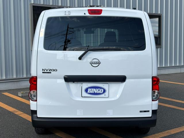ＮＶ２００バネットバン ＤＸ　キャンピング仕様　ナビ　バックカメラ　ＴＶ（6枚目）