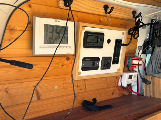 ＮＶ２００バネットバン ＤＸ　キャンピング仕様　ナビ　バックカメラ　ＴＶ（12枚目）