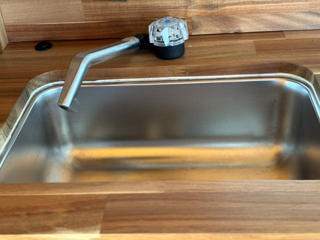 ＮＶ２００バネットバン ＤＸ　キャンピング仕様　ナビ　バックカメラ　ＴＶ（15枚目）