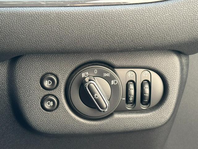 MINI クーパーSD クラブマン スマートキー/電動リアゲート/バックカメラ/ドライブレコーダー/クルーズコントロール/ステアリングスイッチ/blutooth/(22枚目)