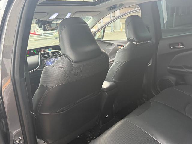 プリウス Aプレミアム サンルーフ/TRDエアロ/車高調/ナビ/バックカメラ/ETC/シートヒーター/シートクーラー/TV/CD/DVD/電動パワーシート/(12枚目)