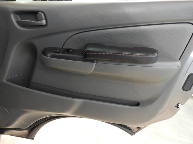 キャラバン ロングＤＸ　ナビ／ＴＶ／ナビ連動ドライブレコーダー／ＥＴＣ／ブルートゥースオーディオ／ＣＤ／ＤＶＤ／キーレス／リアクーラー／アラウンドビューモニター／（6枚目）