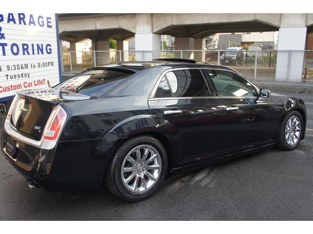5.7HEMI CARFAX本国走行証明付 左ハンドル 300CLuxury パノラミックサンルーフ アダクティブクルーズコントロール シートエアコン ドリンク温冷機能 ハンドルヒーター バックモニター(4枚目)