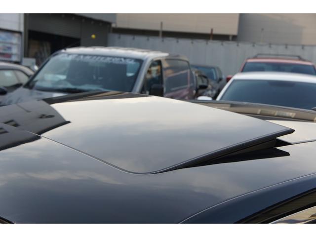 5.7HEMI CARFAX本国走行証明付 左ハンドル 300CLuxury パノラミックサンルーフ アダクティブクルーズコントロール シートエアコン ドリンク温冷機能 ハンドルヒーター バックモニター(15枚目)