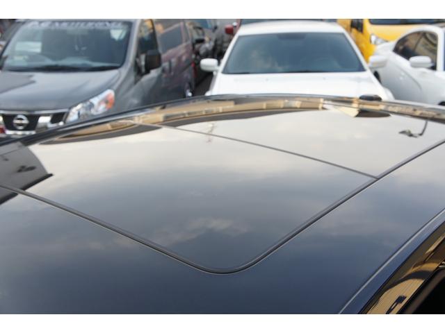5.7HEMI CARFAX本国走行証明付 左ハンドル 300CLuxury パノラミックサンルーフ アダクティブクルーズコントロール シートエアコン ドリンク温冷機能 ハンドルヒーター バックモニター(17枚目)