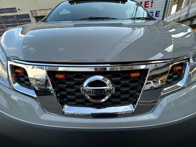 ＮＶ２００バネットバン ルートバンＤＸ　ＵＳＣＶカスタム・リフトアップ・ＦＲＯＮＴ　ＲＵＮＮＥＲルーフラック・１７ｉｎスチ－ルホイ－ル・オ－バ－フェンダ－・ＡＶＵＳバケット×２・Ａｐｐｌｅ　Ｃａｒｐｌａｙ（13枚目）