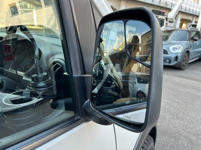 ＮＶ２００バネットバン ルートバンＤＸ　ＵＳＣＶカスタム・リフトアップ・ＦＲＯＮＴ　ＲＵＮＮＥＲルーフラック・１７ｉｎスチ－ルホイ－ル・オ－バ－フェンダ－・ＡＶＵＳバケット×２・Ａｐｐｌｅ　Ｃａｒｐｌａｙ（14枚目）