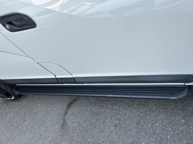 ＮＶ２００バネットバン ルートバンＤＸ　ＵＳＣＶカスタム・リフトアップ・ＦＲＯＮＴ　ＲＵＮＮＥＲルーフラック・１７ｉｎスチ－ルホイ－ル・オ－バ－フェンダ－・ＡＶＵＳバケット×２・Ａｐｐｌｅ　Ｃａｒｐｌａｙ（17枚目）