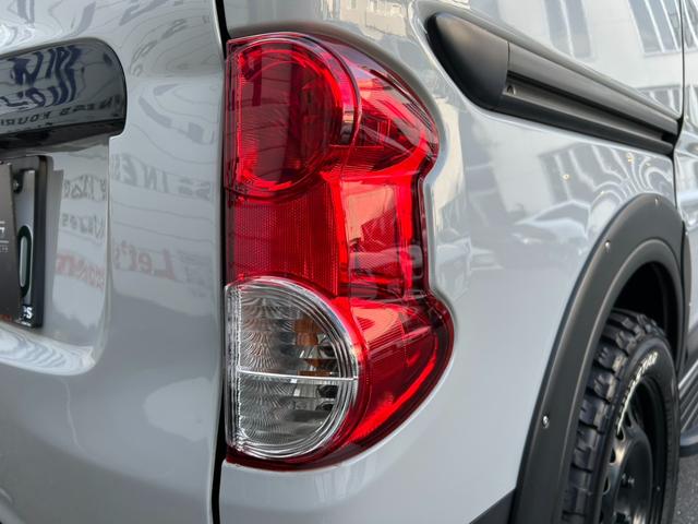 ＮＶ２００バネットバン ルートバンＤＸ　ＵＳＣＶカスタム・リフトアップ・ＦＲＯＮＴ　ＲＵＮＮＥＲルーフラック・１７ｉｎスチ－ルホイ－ル・オ－バ－フェンダ－・ＡＶＵＳバケット×２・Ａｐｐｌｅ　Ｃａｒｐｌａｙ（18枚目）