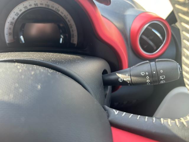 トゥインゴ インテンス　ＥＴＣ　アイドリングストップ　禁煙車　レーンアシスト機能付き　ＬＥＤヘッドライト　パワーステアリング　ＡＢＳ（18枚目）