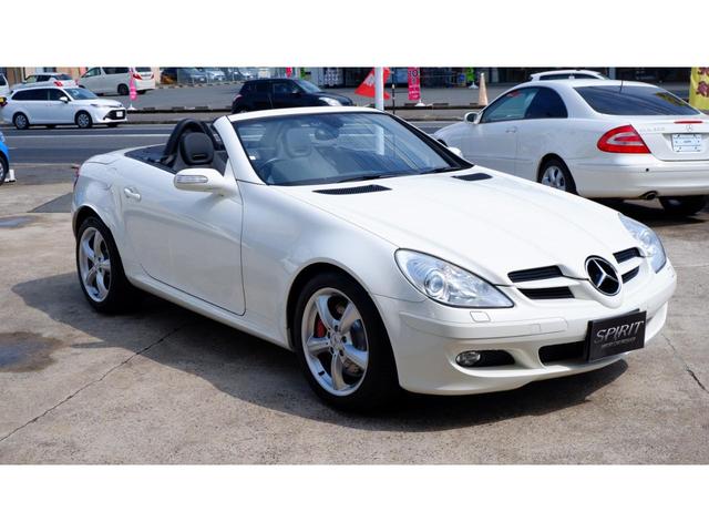 ＳＬＫ ＳＬＫ３５０　ＳＬＫ３５０　女性ワンオーナ　ホイール＆タイヤ新品　ディーラー車　右ハンドル　黒本革　ナビ　ハーマンカードンサラウンド　電動オープン　クルコン　ネックヒーター　ディスクブレーキ強化　ＳＰ認定評価車両（64枚目）