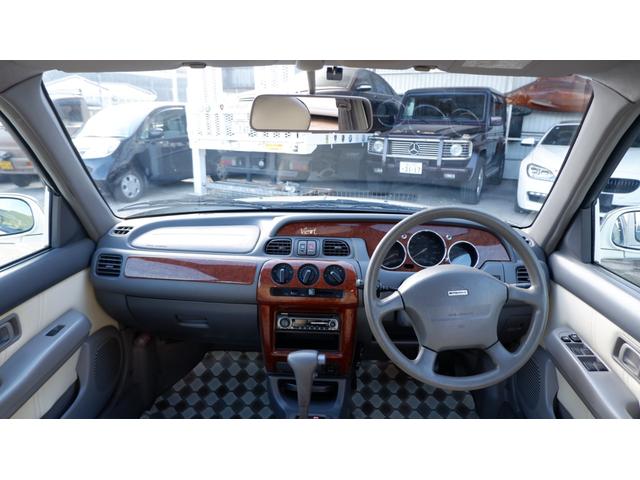 ビュート デラックス 女性オーナー 車庫保管車両 専用革シート 専用革内装 禁煙車 エアバック ABS 専用メッキバンパー エアコン ETC CDデッキ フォグランプ パワーウィンドウ タイヤ4本新品 認定中古車車両(2枚目)