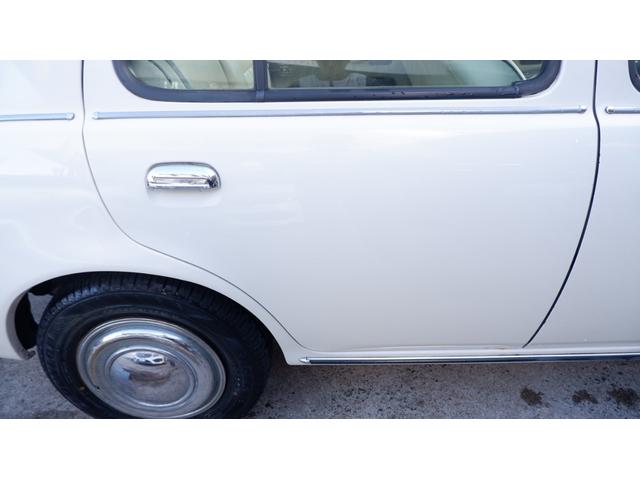 ビュート デラックス 女性オーナー 車庫保管車両 専用革シート 専用革内装 禁煙車 エアバック ABS 専用メッキバンパー エアコン ETC CDデッキ フォグランプ パワーウィンドウ タイヤ4本新品 認定中古車車両(12枚目)