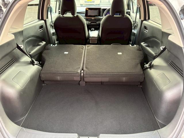 ノート Ｘ　ＥＴＣ　ナビ　ＴＶ　クリアランスソナー　衝突被害軽減システム　オートマチックハイビーム　オートライト　スマートキー　電動格納ミラー　ＣＶＴ　盗難防止システム　衝突安全ボディ　ＡＢＳ　ＥＳＣ　ＣＤ（19枚目）