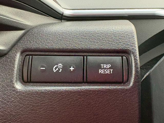 ノート Ｘ　ＥＴＣ　ナビ　ＴＶ　クリアランスソナー　衝突被害軽減システム　オートマチックハイビーム　オートライト　スマートキー　電動格納ミラー　ＣＶＴ　盗難防止システム　衝突安全ボディ　ＡＢＳ　ＥＳＣ　ＣＤ（29枚目）