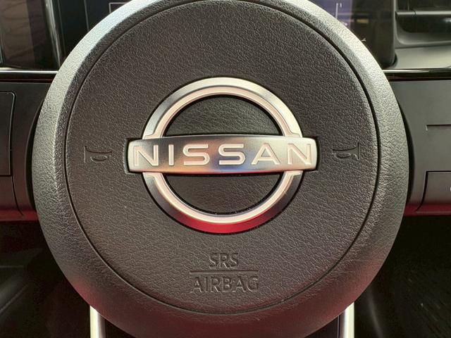 ノート Ｘ　ＥＴＣ　ナビ　ＴＶ　クリアランスソナー　衝突被害軽減システム　オートマチックハイビーム　オートライト　スマートキー　電動格納ミラー　ＣＶＴ　盗難防止システム　衝突安全ボディ　ＡＢＳ　ＥＳＣ　ＣＤ（32枚目）