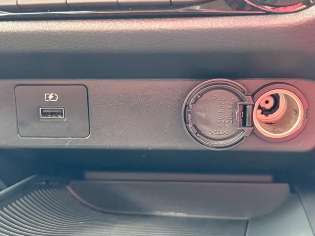 ノート Ｘ　ＥＴＣ　ナビ　ＴＶ　クリアランスソナー　衝突被害軽減システム　オートマチックハイビーム　オートライト　スマートキー　電動格納ミラー　ＣＶＴ　盗難防止システム　衝突安全ボディ　ＡＢＳ　ＥＳＣ　ＣＤ（34枚目）