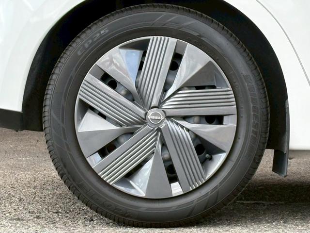 ノート Ｘ　ＥＴＣ　ナビ　ＴＶ　クリアランスソナー　衝突被害軽減システム　オートマチックハイビーム　オートライト　スマートキー　電動格納ミラー　ＣＶＴ　盗難防止システム　衝突安全ボディ　ＡＢＳ　ＥＳＣ　ＣＤ（47枚目）