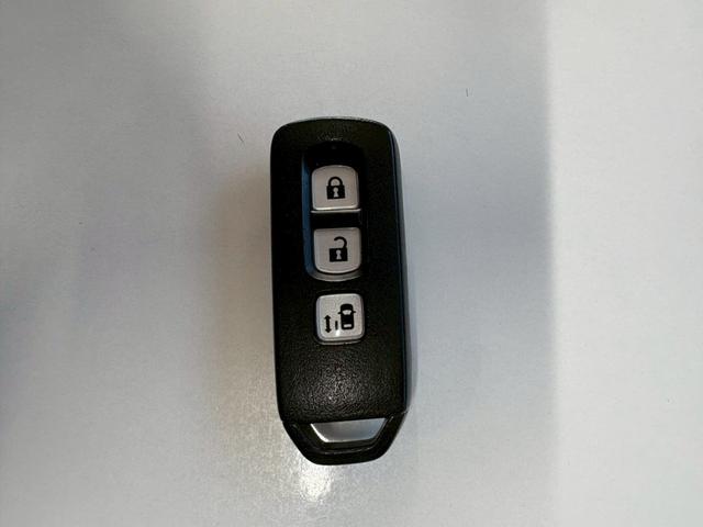 N-BOX G・Lパッケージ ETC バックカメラ Bluetooth接続 片側電動スライドドア チップアップシート インターナビリンク PUSHスタート オートエアコン TV サンシェード スマートキー CD DVD(70枚目)