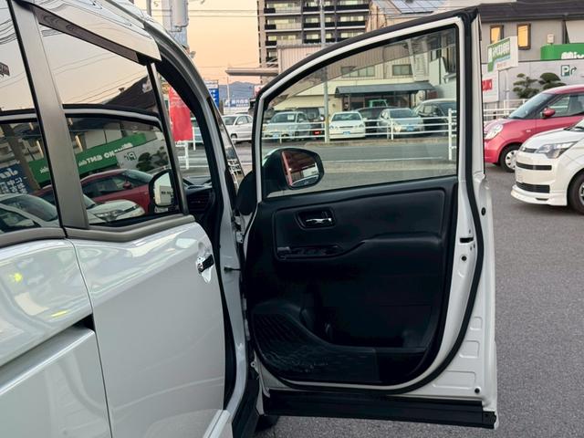 ヴォクシー ZS 煌III バックカメラ、ETC、後席モニタ、両側電動スライドドア、フルセグ、LEDヘッドランプ、クルコン、クリアランスソナー、オートマチックハイビーム、Bluetooth接続、スマートキー、3列シート(59枚目)