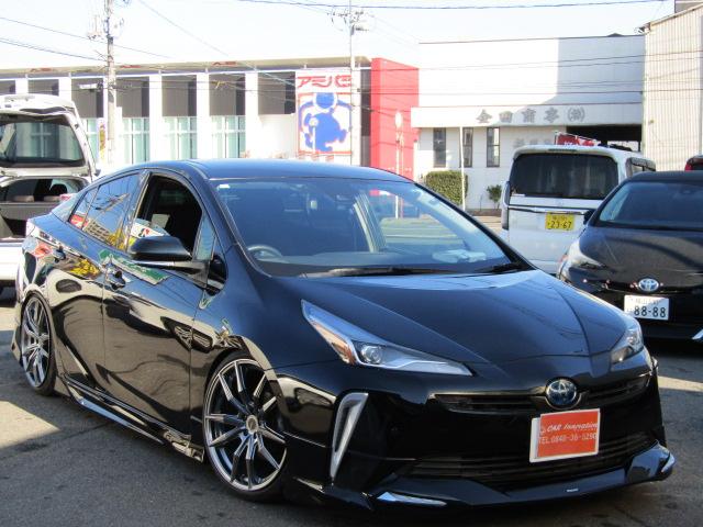 プリウス Ｓ　新品車高調　新品１９インチ　モデリスタエアロ　メッキ部トランク穴スムージング　モデリスタ左右後マットブラック部同色塗装　リヤスモークフィルム　社外ＬＥＤアクセサリー左右　Ｂｌｕｅｔｏｏｔｈ　Ｂカメラ（2枚目）