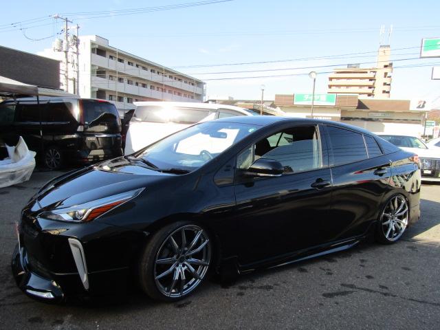 プリウス Ｓ　新品車高調　新品１９インチ　モデリスタエアロ　メッキ部トランク穴スムージング　モデリスタ左右後マットブラック部同色塗装　リヤスモークフィルム　社外ＬＥＤアクセサリー左右　Ｂｌｕｅｔｏｏｔｈ　Ｂカメラ（10枚目）