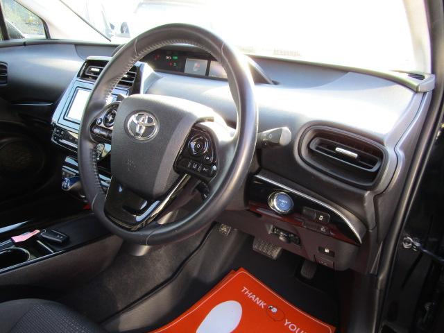 プリウス Ｓ　新品車高調　新品１９インチ　モデリスタエアロ　メッキ部トランク穴スムージング　モデリスタ左右後マットブラック部同色塗装　リヤスモークフィルム　社外ＬＥＤアクセサリー左右　Ｂｌｕｅｔｏｏｔｈ　Ｂカメラ（20枚目）