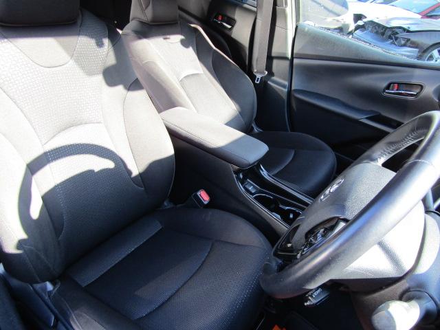 プリウス Ｓ　新品車高調　新品１９インチ　モデリスタエアロ　メッキ部トランク穴スムージング　モデリスタ左右後マットブラック部同色塗装　リヤスモークフィルム　社外ＬＥＤアクセサリー左右　Ｂｌｕｅｔｏｏｔｈ　Ｂカメラ（22枚目）